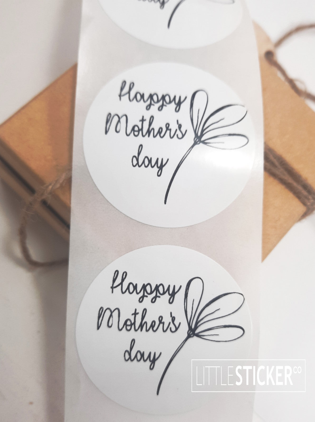 Happy Mother's Day stickers. 50mm round white gloss stickers with sweet and simple flower design